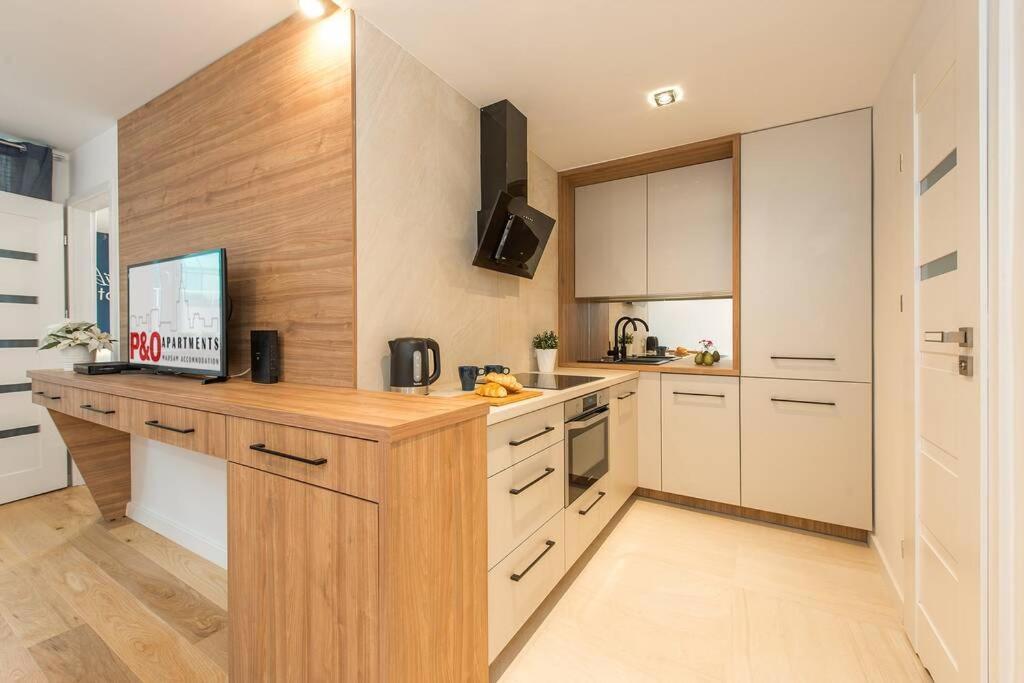 Rondo Onz P&O Serviced Apartments Варшава Экстерьер фото