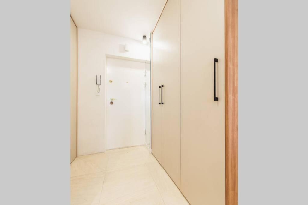 Rondo Onz P&O Serviced Apartments Варшава Экстерьер фото