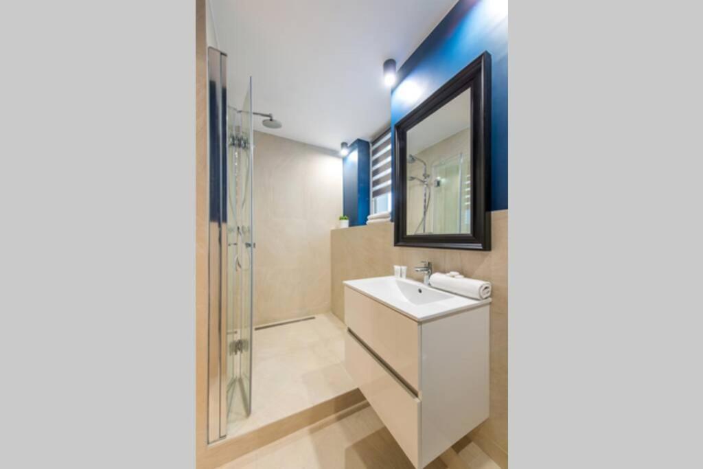 Rondo Onz P&O Serviced Apartments Варшава Экстерьер фото